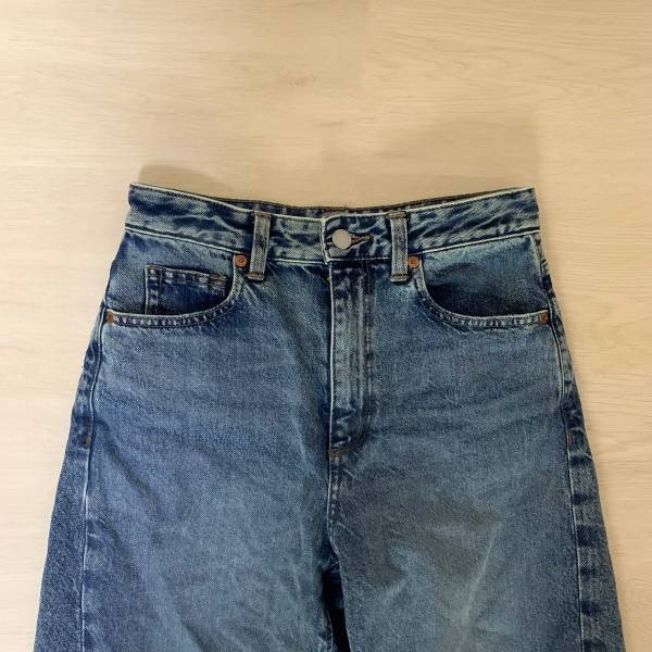 《神シルエット♡》「ボーダー」や「デニム」との相性抜群！【GU】”バレルレッグジーンズ”がこの春大活躍の予感！！