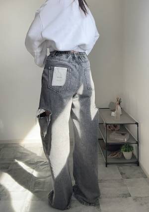 「美脚見えが叶う」「まさに最高のシルエット」！！【しまむら】「衝撃」コスパの”高見えデニム”を発見！