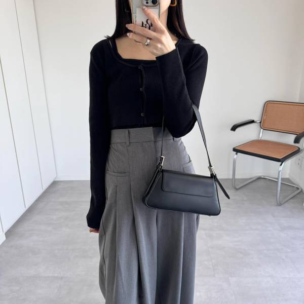 トレンド感たっぷり♡【GU】1枚でも万能！「セットトップス」なら着回し無限大！