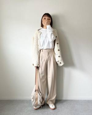 今買い足すなら『ベージュ』一択！！【ユニクロ】春っぽ可愛く決まる♡ 「優秀ワイドパンツ」