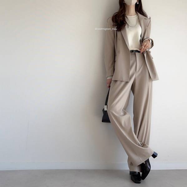 今買い足すなら『ベージュ』一択！！【ユニクロ】春っぽ可愛く決まる♡ 「優秀ワイドパンツ」