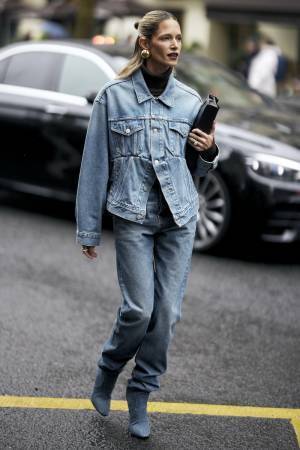 カジュアル素材なのに上品、が新鮮！ 「デニム」のトレンドスタイル５選【ストリートスナップ】