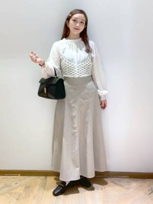 か、かわいいぃぃ♡♡【グローバルワーク】ぽわん袖がたまらん！「上品ブラウス」