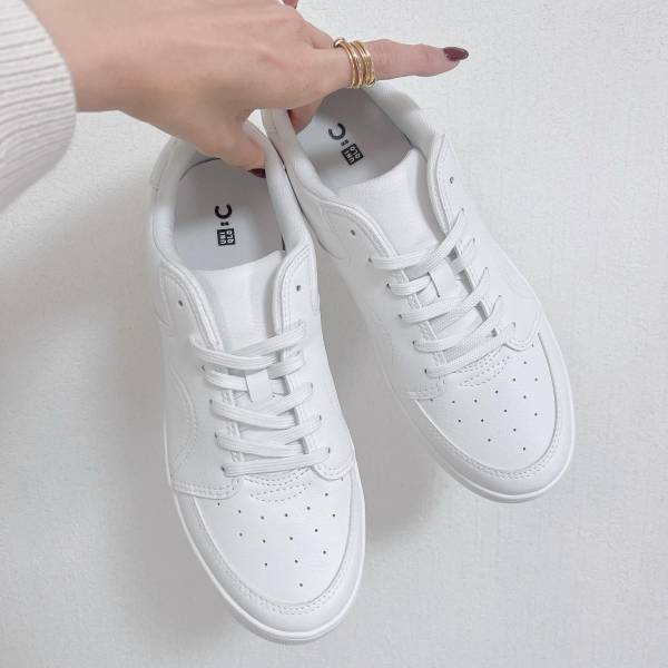 「クオリティ」高すぎぃぃぃーー！！【UNIQLO：C】「万能に使えること間違いナシ」な”ホワイトスニーカー”♡