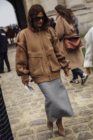 春の軽アウターにぴったりな「ブルゾン」の旬ルック５選【ストリートスナップ】