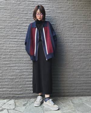 《淡いカラーが春に映える！？》「どんなコーデにもマッチ」♡【VANS】の”ベージュスニーカー”で春コーデ3選！