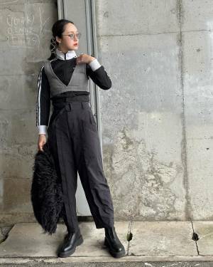 春でも『黒』が着たい！ 重たい印象を回避する【春のブラックコーデ術】って？