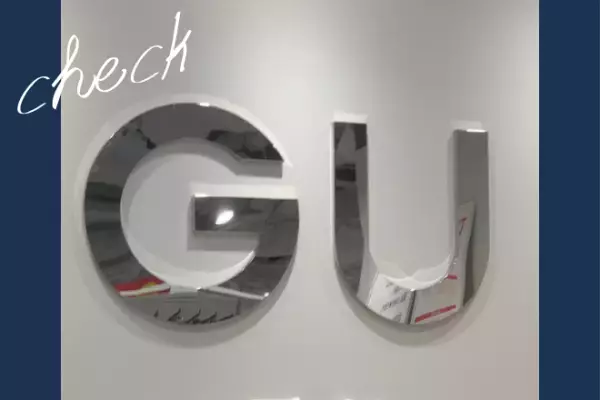 これは「買ってよかった」！「2色まとめ買い」！！【GU】「シーンによって調整できる」”ジップスカート”が気になる！