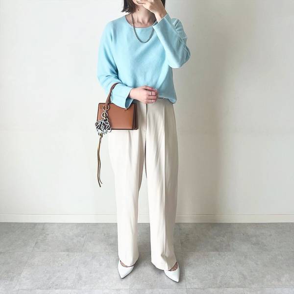 差し色におすすめ♡【ユニクロ】パッと顔が明るくなる！「カラートップス」