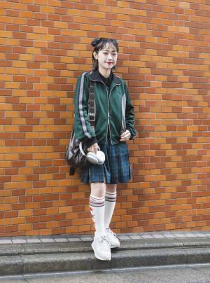 【TOKYOストリートスナップ】Vol.6 色で魅せるスクールガール風コーデ