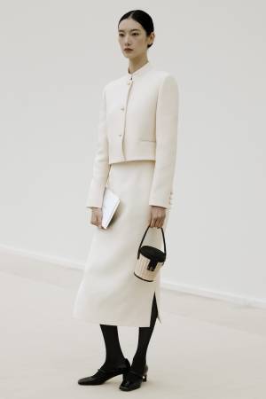 透明感あふれる「ホワイト」ルックで春支度！ 【ストリートスナップ】