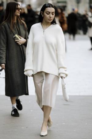 透明感あふれる「ホワイト」ルックで春支度！ 【ストリートスナップ】