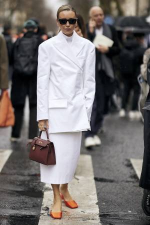 透明感あふれる「ホワイト」ルックで春支度！ 【ストリートスナップ】