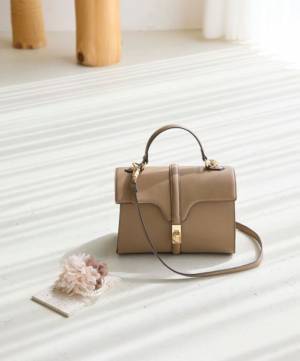 これは高見え♡【グローバルワーク】で買える「スぺ軽メタル2WAYBAG」が素敵！