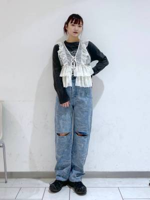 最強の組み合わせ、発見ッ！！【フリル × デニム】で「カジュアルガーリー」に♡