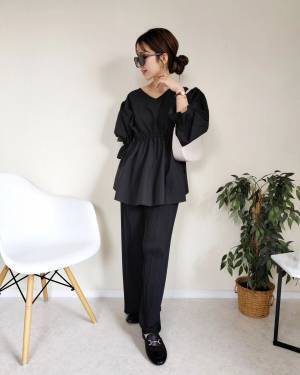 ＜楽ちんなのにオシャレ！？＞【ユニクロ】”プリーツストレートパンツ”の「チープ感」ない生地さすがです♡