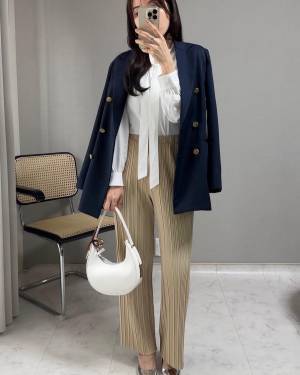 ＜楽ちんなのにオシャレ！？＞【ユニクロ】”プリーツストレートパンツ”の「チープ感」ない生地さすがです♡