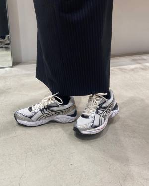 韓国で人気加速中！【アシックス】の「ハイテクスニーカー」をチェック♡