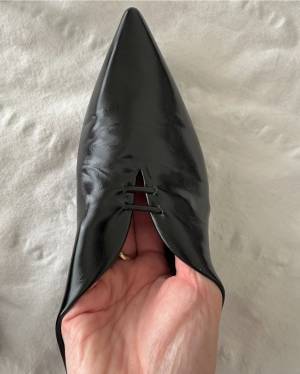 これ【SHEIN】って信じられる！？「超優秀」で「長時間履いても疲れない」デザイン性抜群”フラットシューズ”を発見！