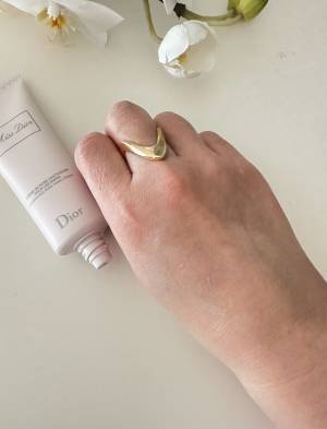 自分へのご褒美に「ちょっと贅沢」♡【ミスディオール】定番人気の「ハンドクリーム」が優秀なんです！