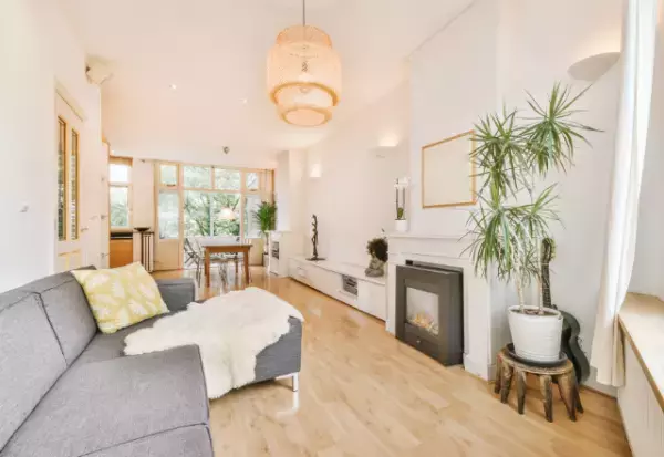 義実家で…息子がカーテンポールを壊してしまう。すると→義母「あんたのせいらしいな」激怒して息子を叱咤…！