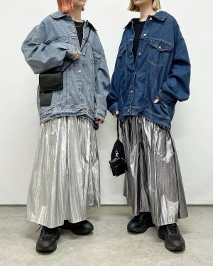 《トレンド最前線！！》【しまむら】1枚で主役級の存在感♡「メタリックスカート」