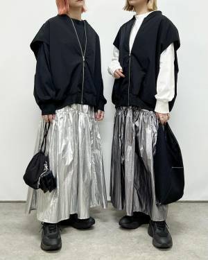 《トレンド最前線！！》【しまむら】1枚で主役級の存在感♡「メタリックスカート」