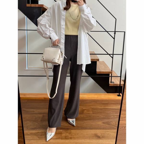 《シンプルだからこそ大活躍間違いなし！！》【GU】「着心地抜群」の”リブT”で着回しコーデ♪