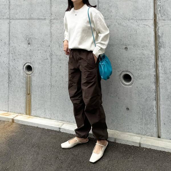カラバリ豊富で助かる！！（涙）【ユニクロ】今っぽコーデが即完成♡「パラシュートパンツ」