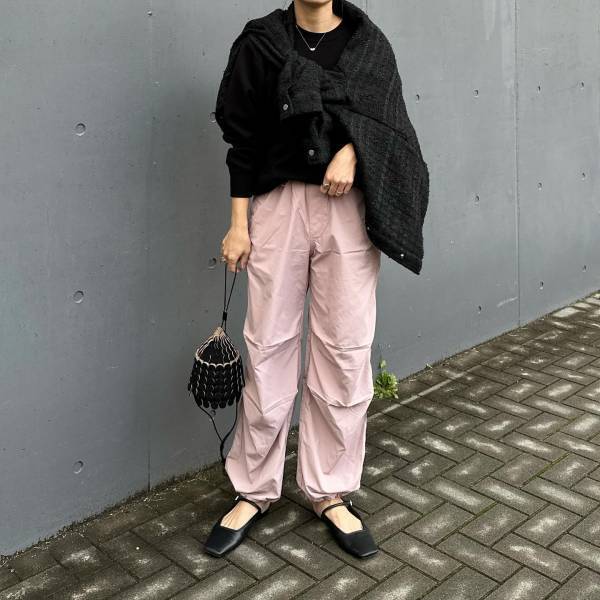 カラバリ豊富で助かる！！（涙）【ユニクロ】今っぽコーデが即完成♡「パラシュートパンツ」