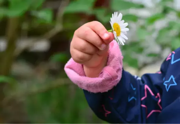 義実家で…子どもが怪我！？その原因は義父に。泣きじゃくる息子…その後→義父が”放った一言”にモヤッ…。