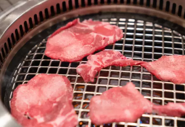 高級焼肉店で…店長「肉の盛り合わせです！」客「…これ」⇒直後、客が放った【一言】に…店長「え…？」
