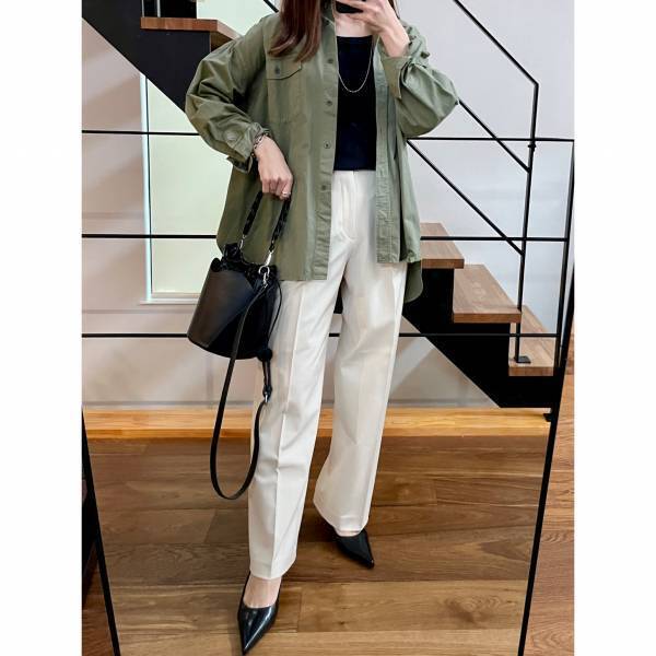 組み合わせ無限！【UNIQLO】の”タックワイドパンツ”×シャツコーデ4選