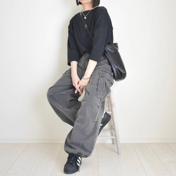 「これ1本あれば」困らない！？【GU】の”デニムスーパーワイドカーゴパンツ”が大活躍間違いなし！