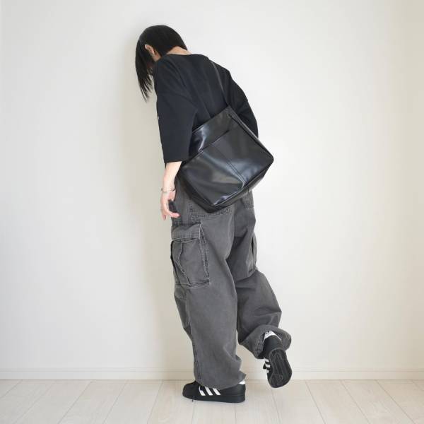 「これ1本あれば」困らない！？【GU】の”デニムスーパーワイドカーゴパンツ”が大活躍間違いなし！