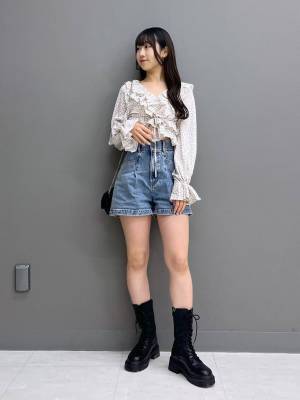 ＜この春、無双できそう♡＞速攻マネしたい【フリルブラウス × デニム】コーデ術