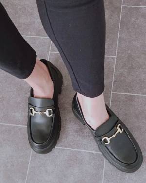 「ボリュームソール」が可愛い♡【GU】の「スタイルアップ」が叶う”ローファー”を紹介