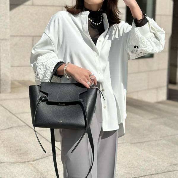 《大人女子スタイル》【ノスタルジア】「繊細なレース」が美しい”ブラウス”がやっと再販されました♡