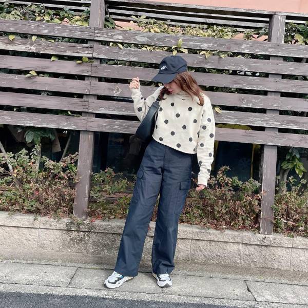 大人っぽく着るのが今年流！【ユニクロ】見たら真似したくなる♡「カーゴパンツ」コーデ術