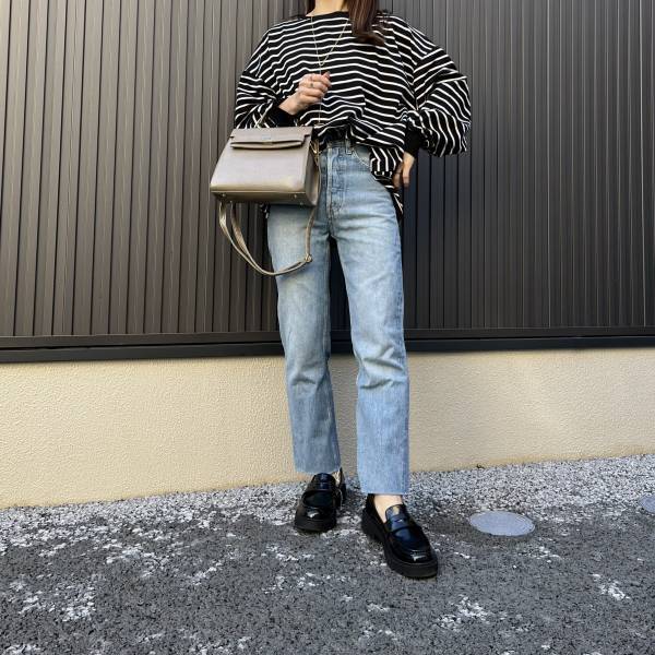 「機能性抜群」で「一年中履ける」！！【ユニクロ】”新作ローファー”を使った春コーデ