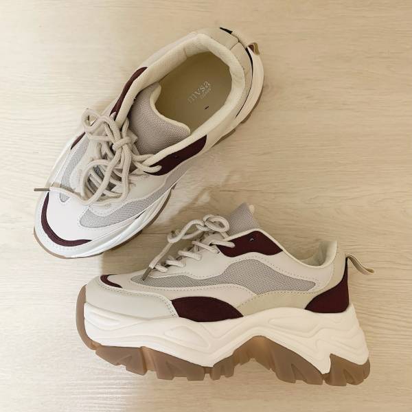 ＜前回は即完売！？＞【しまむら】「スタイルアップ」もできる”ボリュームスニーカー”を紹介