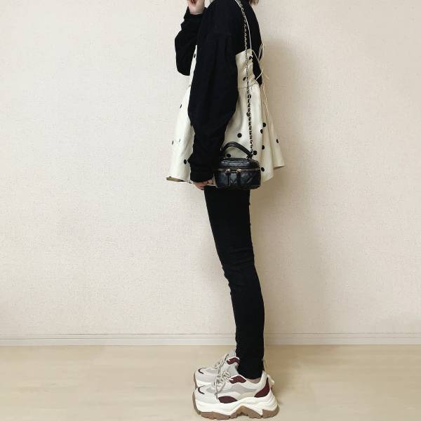 ＜前回は即完売！？＞【しまむら】「スタイルアップ」もできる”ボリュームスニーカー”を紹介