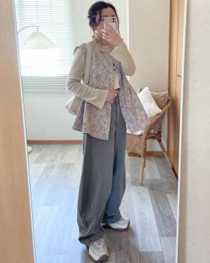 『淡色好きさん必見♡』【しまむら】カブり買い、続出！「花柄ペプラムジレ」