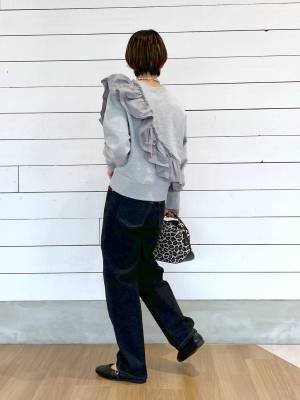 こりゃ、映える予感♡【グローバルワーク】フリルが可愛いッ！「トレンドトップス」