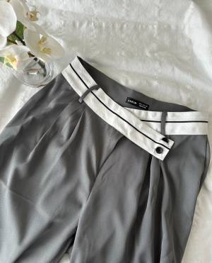 コーデのワンポイントになる！【SHEIN】の”デザインボトムス”特集