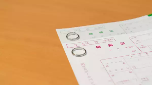 友人「旦那と離婚しそうなんでしょ…？」私「どこから情報を…」次の瞬間…⇒友人が放った”情報源”に…私「…え？」