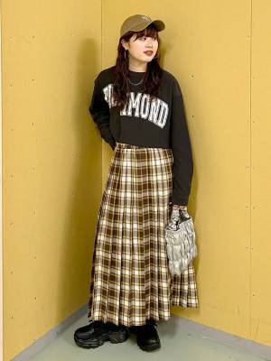 春コーデの主役に♡ レトロっぽさが可愛い！【プリーツスカート】