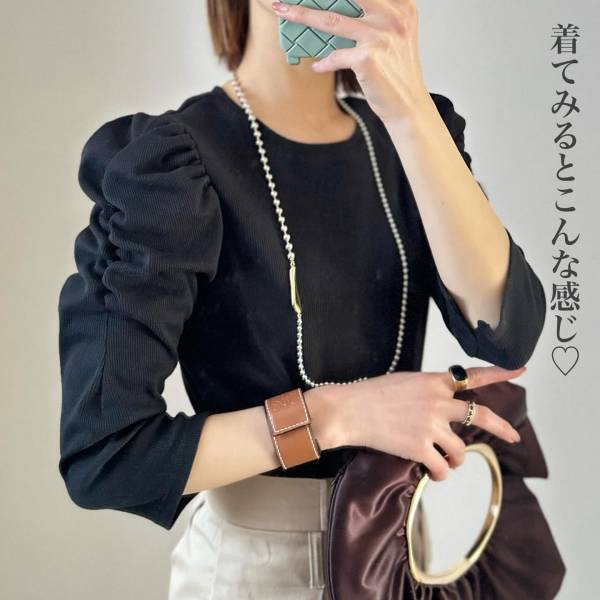 『買わないと後悔する』って！【GU】二の腕カバーに大活躍♡「優秀トップス」