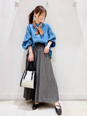 可愛さ、想像以上かも！【グローバルワーク】スタッフ一押し♡「デニムブラウス」