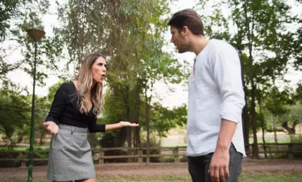 男性が距離を置きたくなる女性の特徴3選